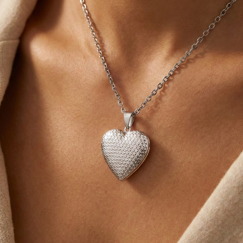 Heart-shaped Locket with Dotted Design Silver Personalize